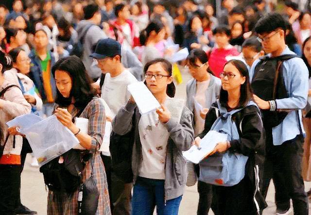 本科生就业压力大,大专生学历贬值快,大学并不是读书学习的终点