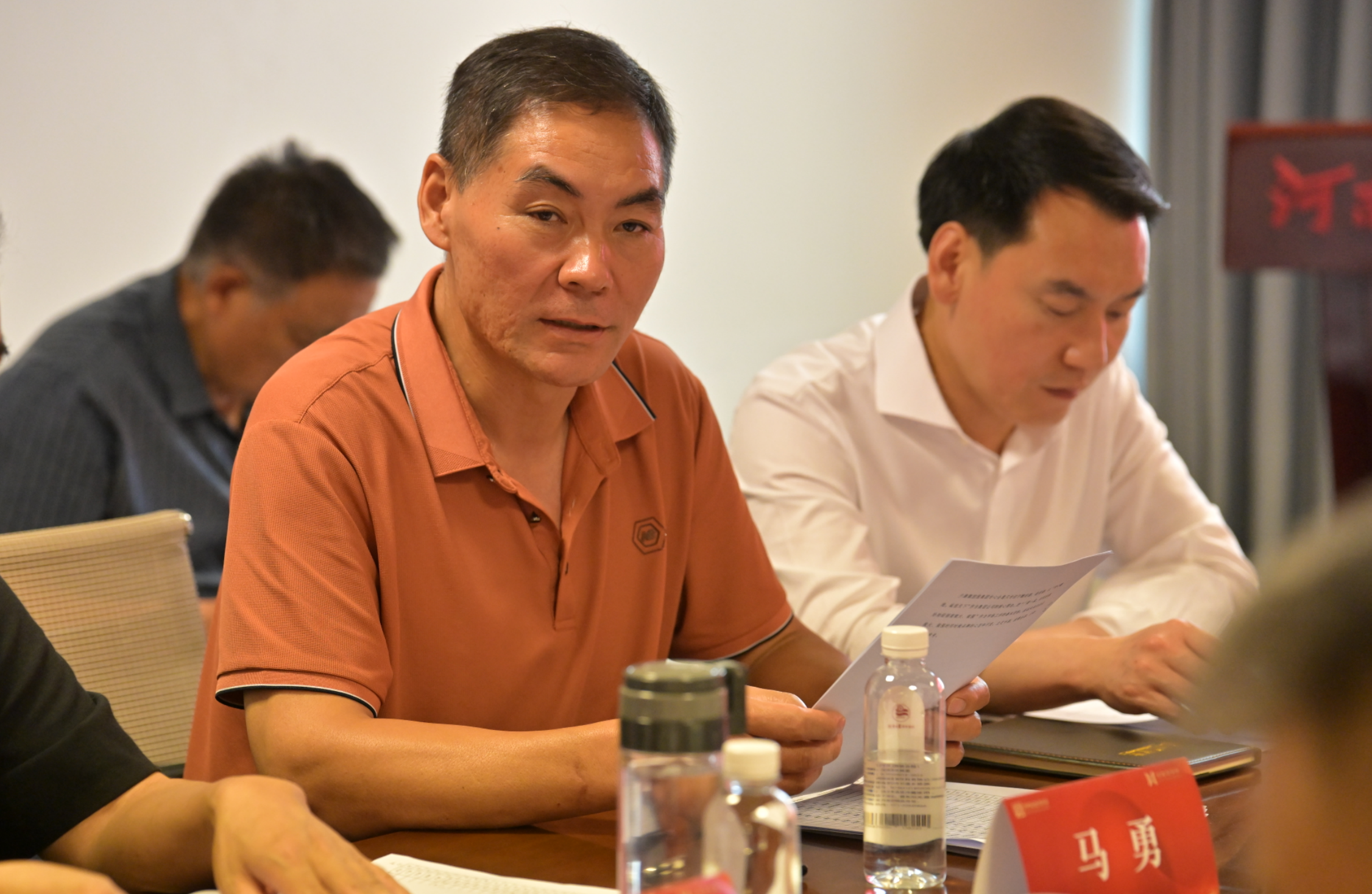 协会介绍了申请拟增补副会长单位企业情况并进行表决,滑县骨科医院